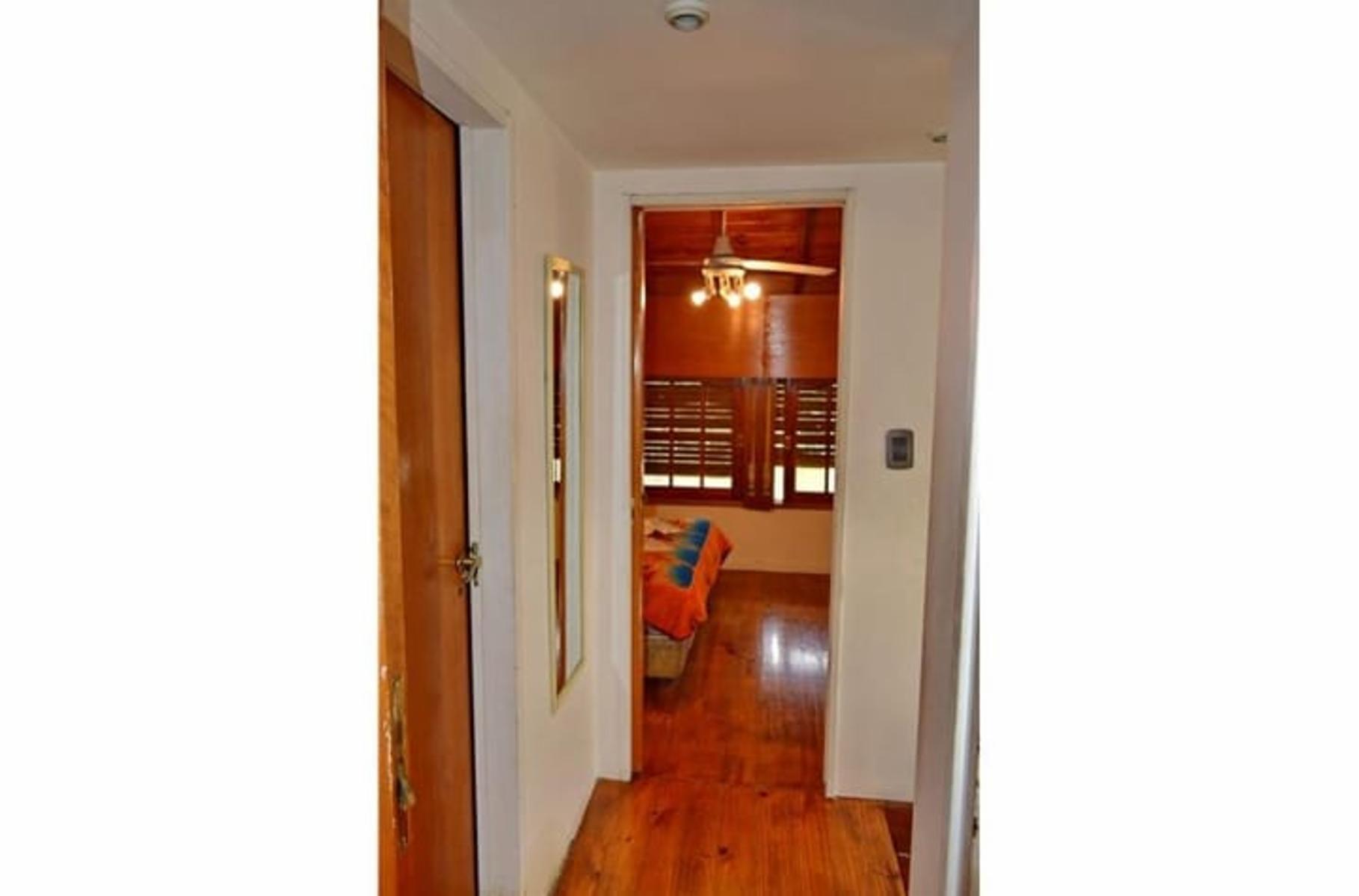 Departamento con patio con parrilla, a 1/2 cuadra UNAHUR, MUY BUENO — foto 4
