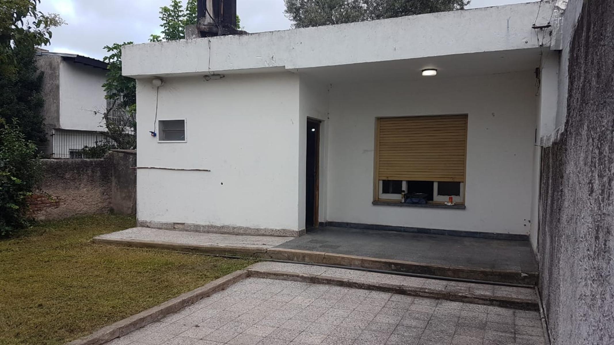PH 2 AMB con espacio aereo y patio, A 4 cdr FFCC San Martin - OPORTUNIDAD LIQUIDO HOY