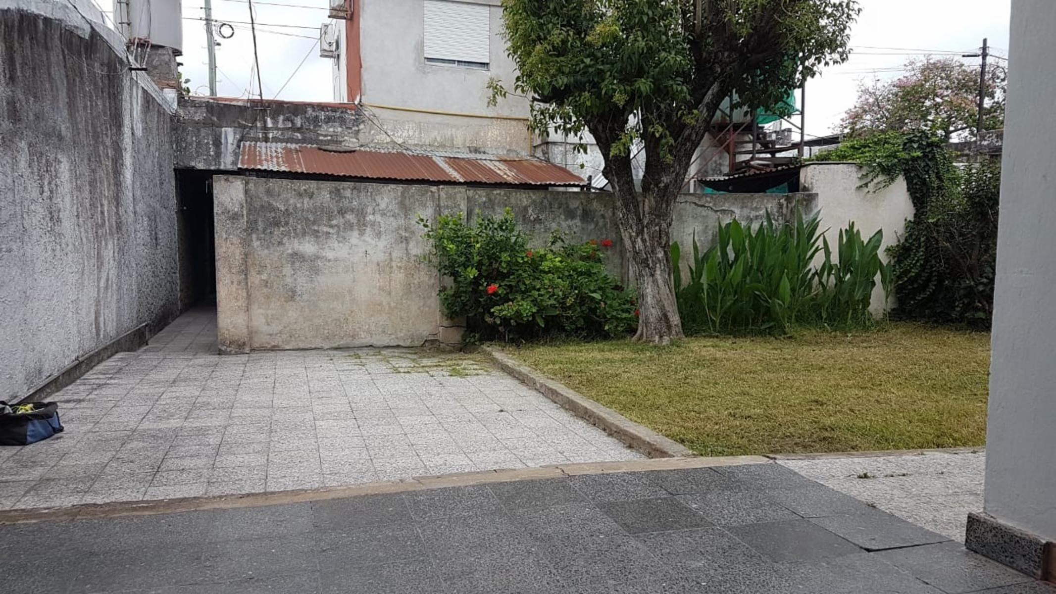 PH 2 AMB con espacio aereo y patio, A 4 cdr FFCC San Martin - OPORTUNIDAD LIQUIDO HOY — foto 3