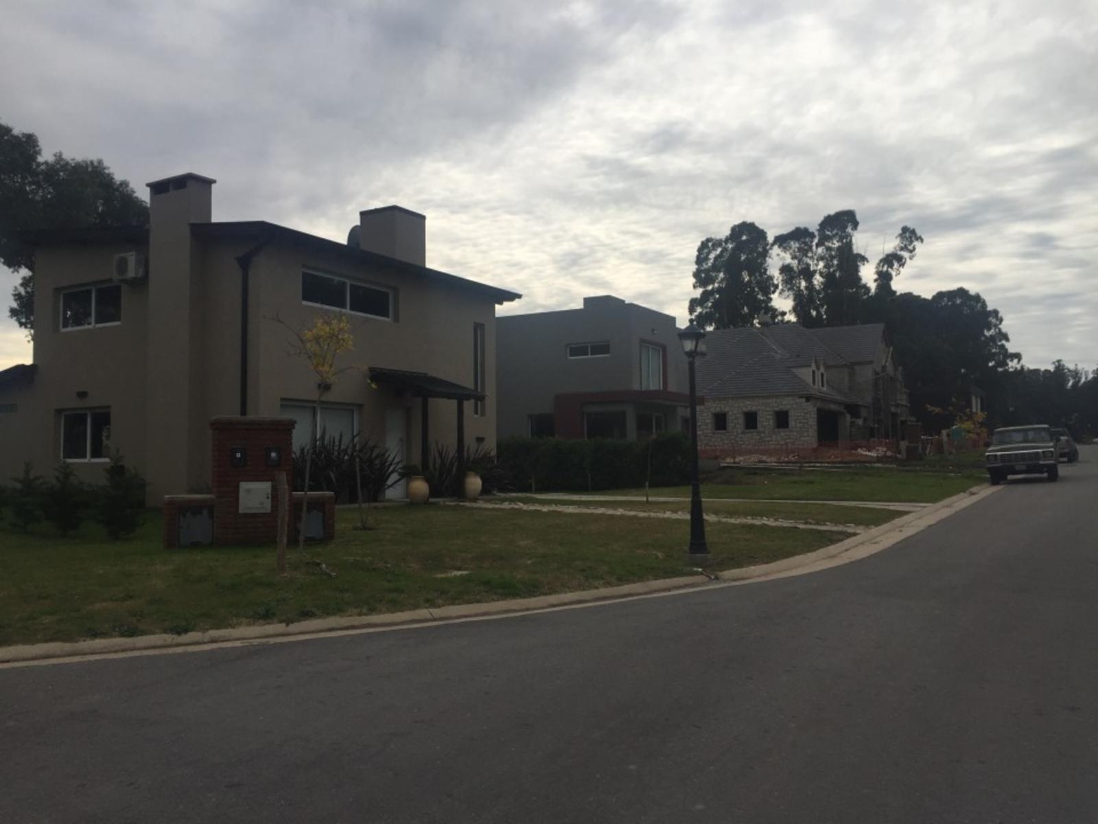 Las Prunas. Lotes exclusivos en este magnífico barrio cerrado. — foto 7