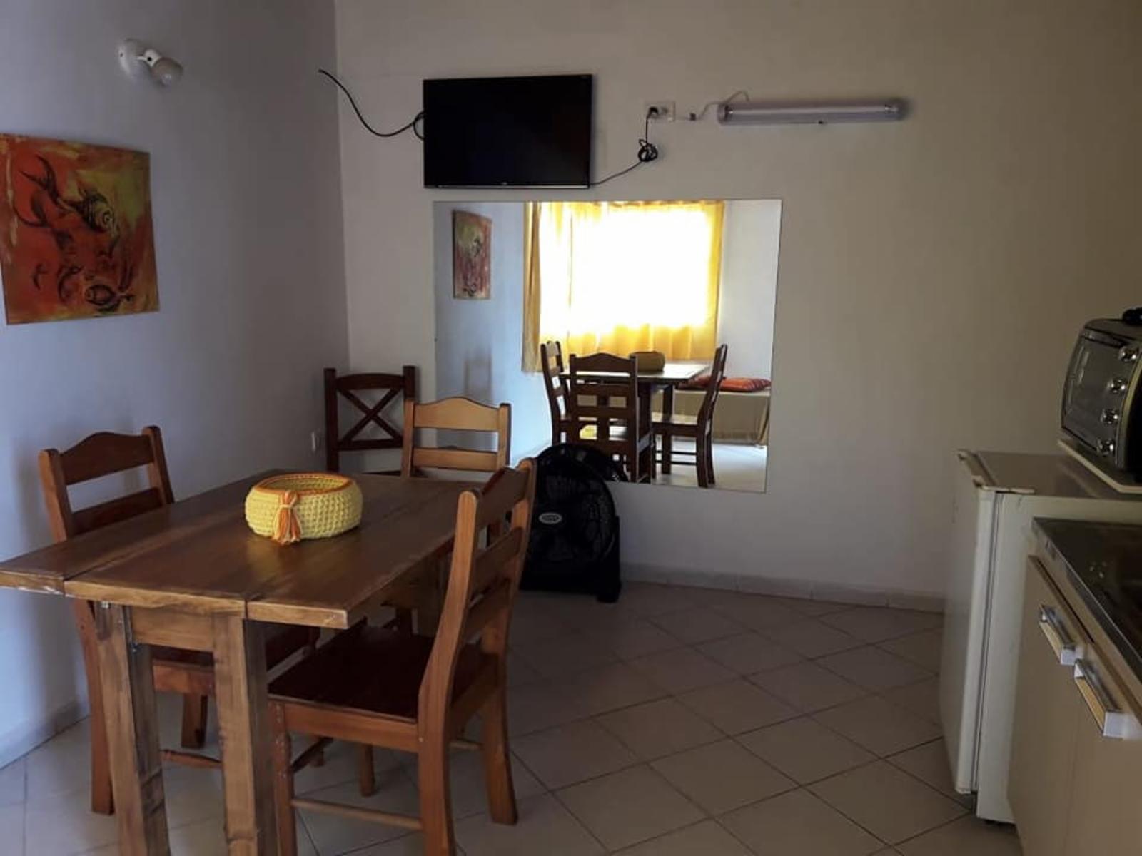 COMPLEJO DE 4 DEPARTAMENTOS + 1 CASA - 2