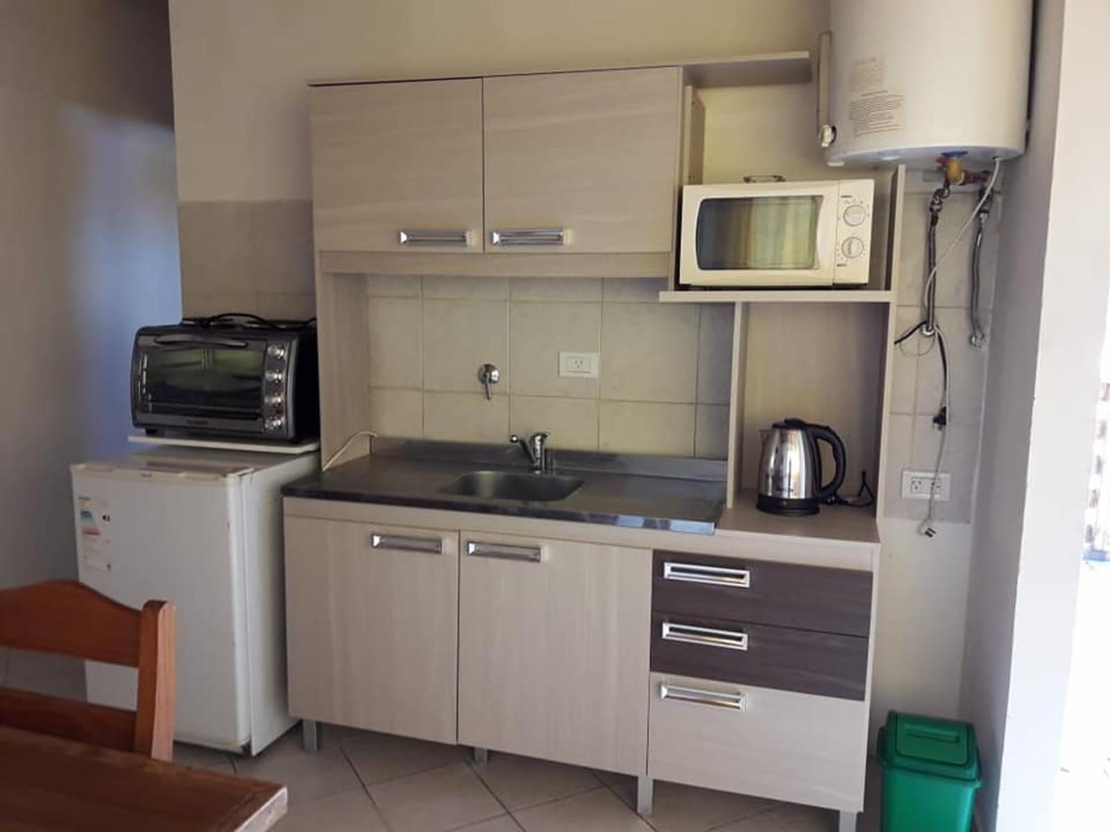 COMPLEJO DE 4 DEPARTAMENTOS + 1 CASA - 3