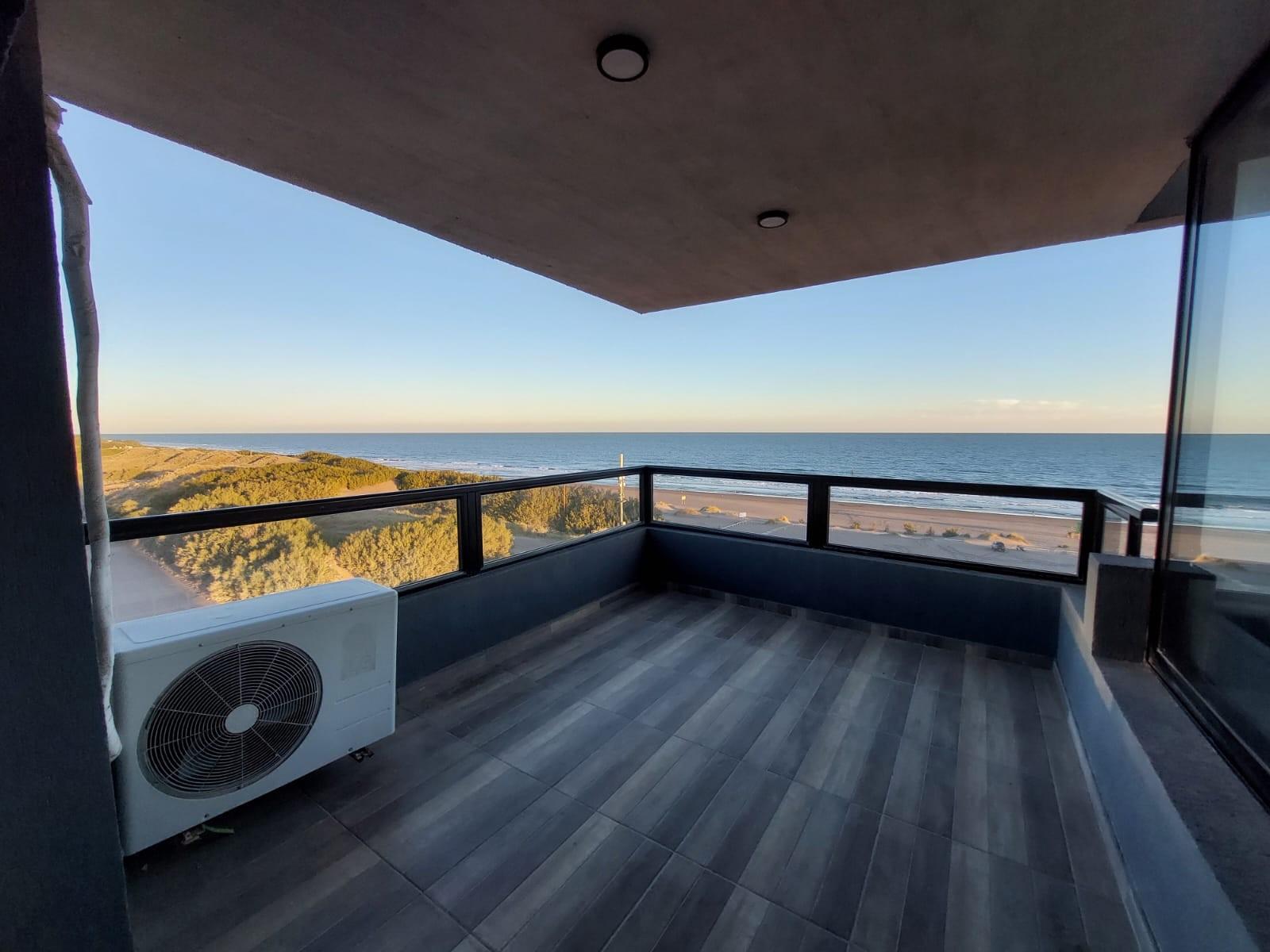 IMPORTANTE SEMIPISO FRENTE AL MAR — foto 6