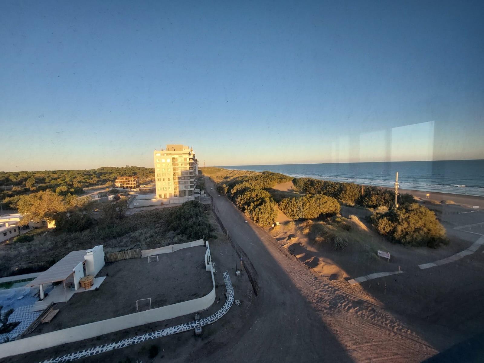 IMPORTANTE SEMIPISO FRENTE AL MAR — foto 7