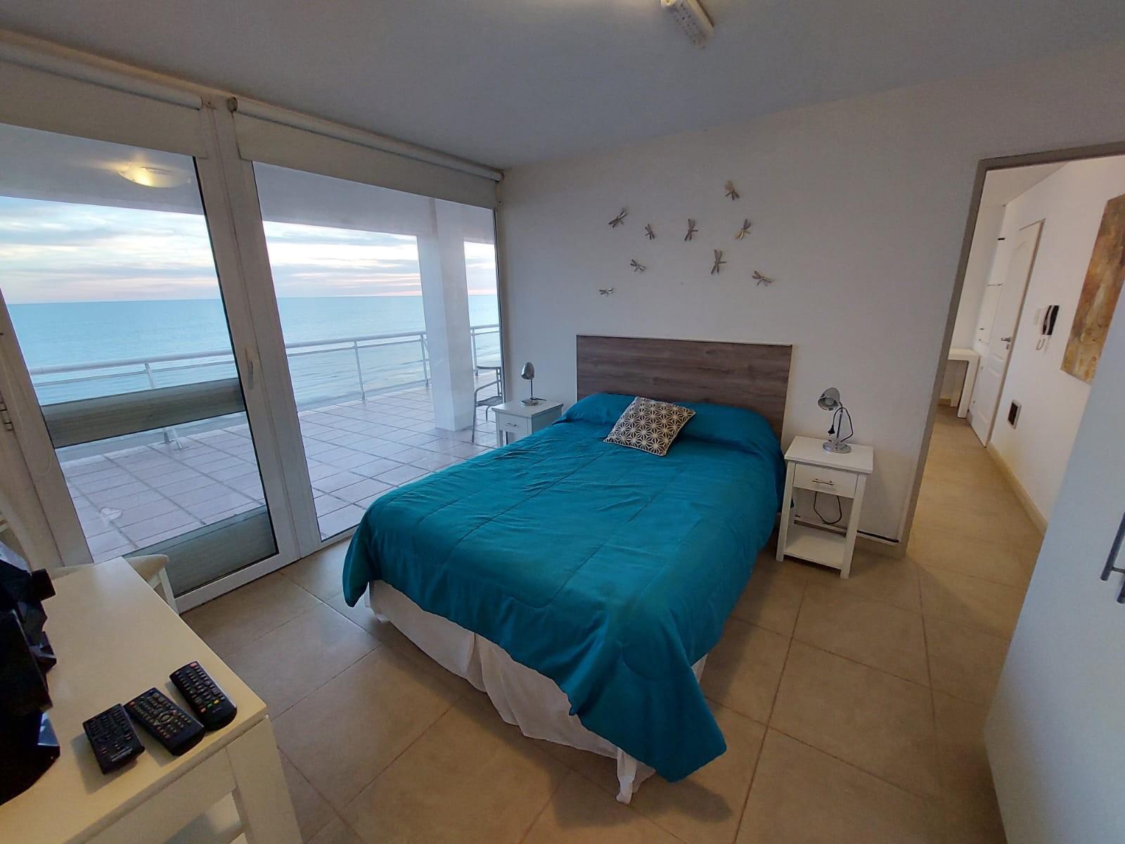 HERMOSO DEPARTAMENTO FRENTE AL MAR CON EXCELENTE UBICACION - 5