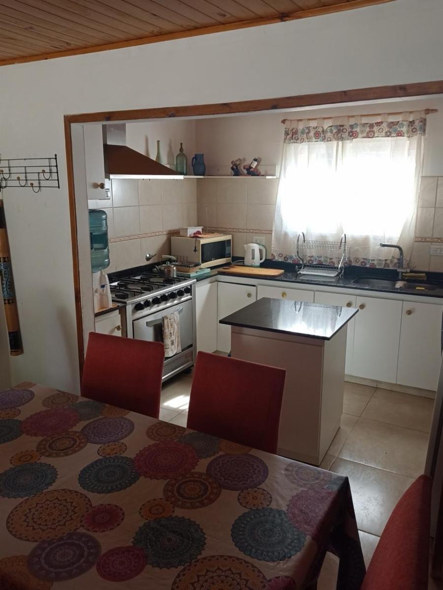 CASA DE 2 DORMITORIO, BARRIO DUFAUR. - 3