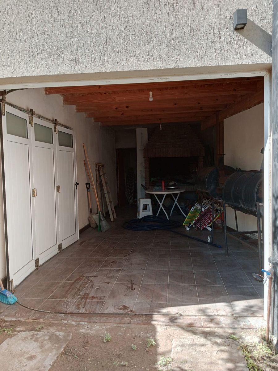 CASA CON DEPARTAMENTO EN BARRIO PARQUE DUFOUR — foto 3