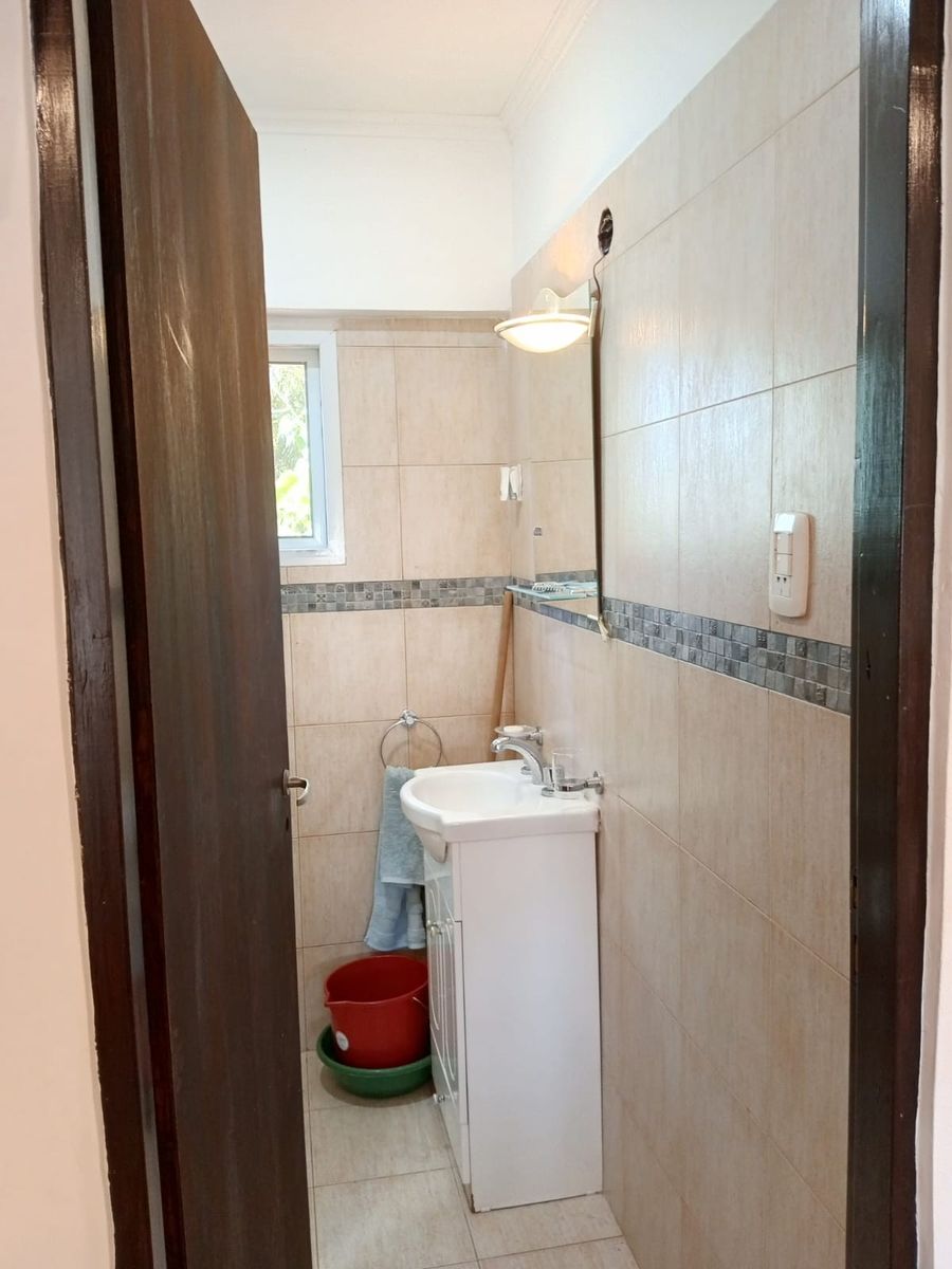 CASA CON DEPARTAMENTO EN BARRIO PARQUE DUFOUR — foto 5