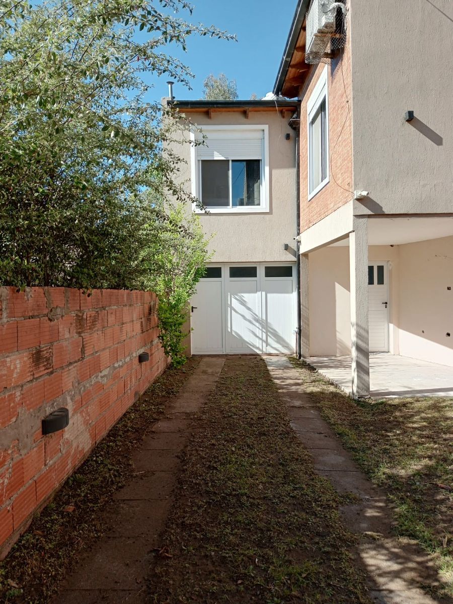 CASA CON DEPARTAMENTO EN BARRIO PARQUE DUFOUR — foto 8