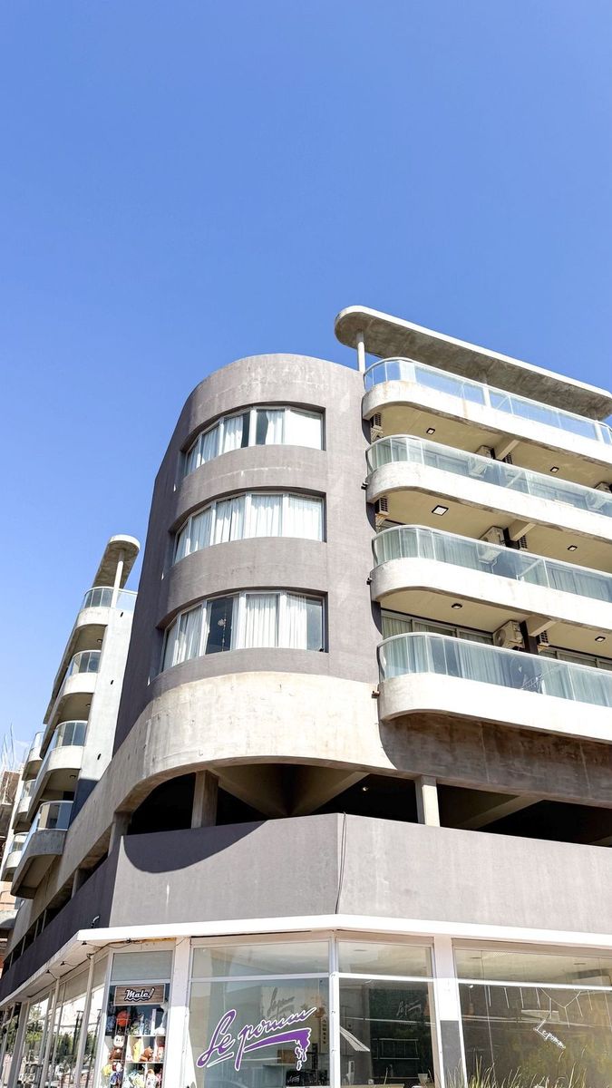 HERMOSO DEPARTAMENTO CENTRICO CON COCHERA - 3