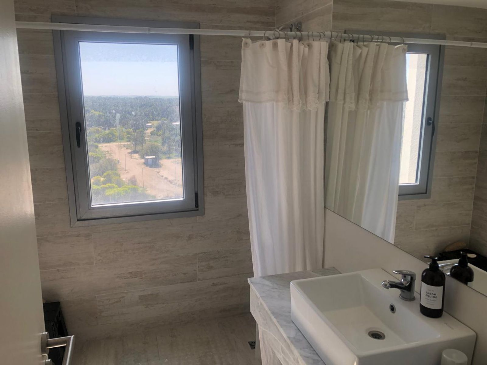 HERMOSO SEMIPISO FRENTE AL MAR — foto 9