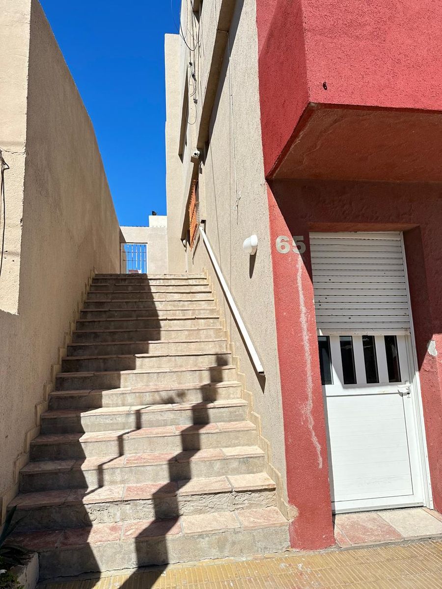VIVI A PASOS DEL MAR DEPARTAMENTO DE 1 DORMITORIO CON COCHERA. — foto 2