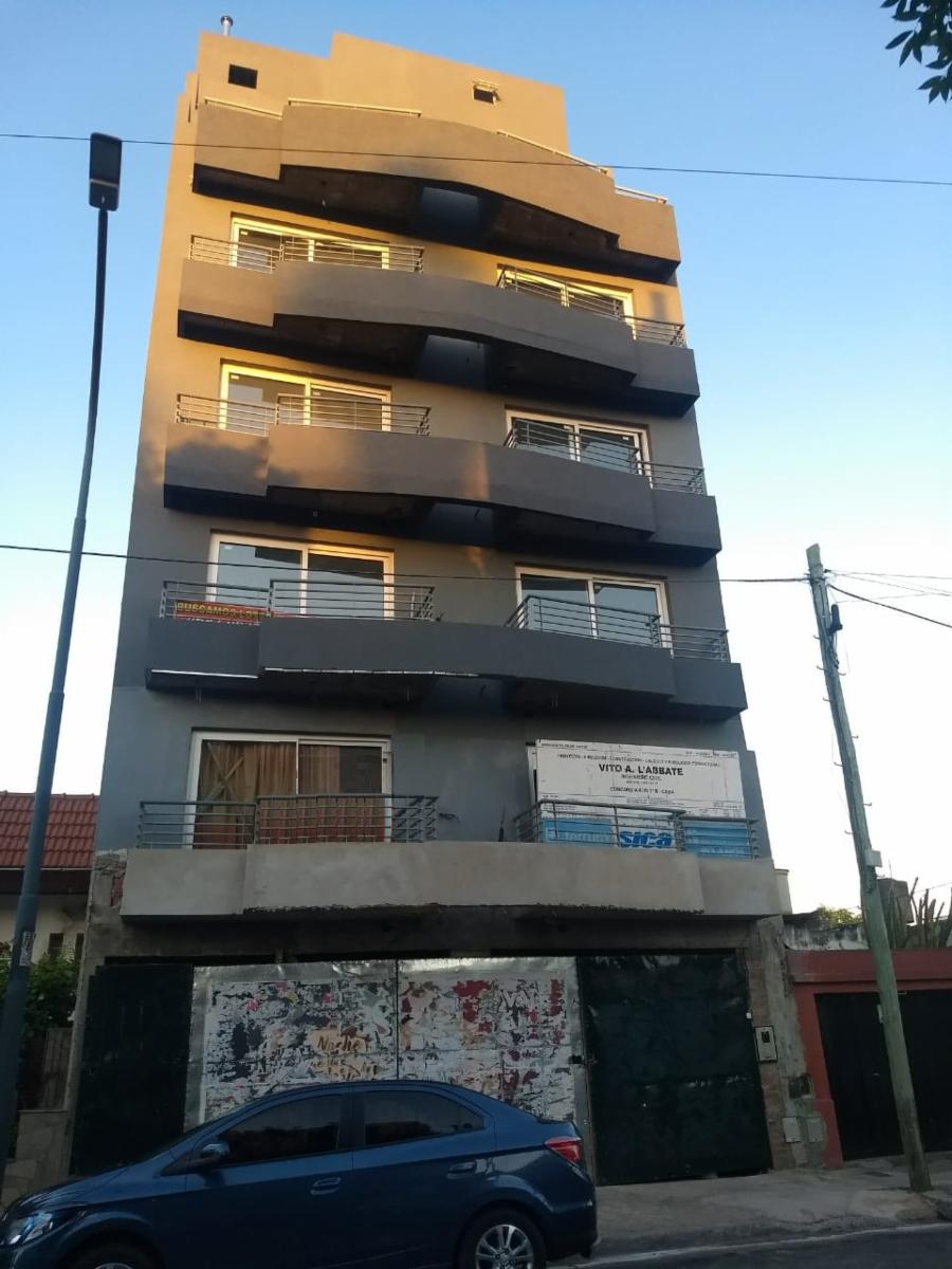 MONOAMBIENTE CON PATIO A ESTRENAR