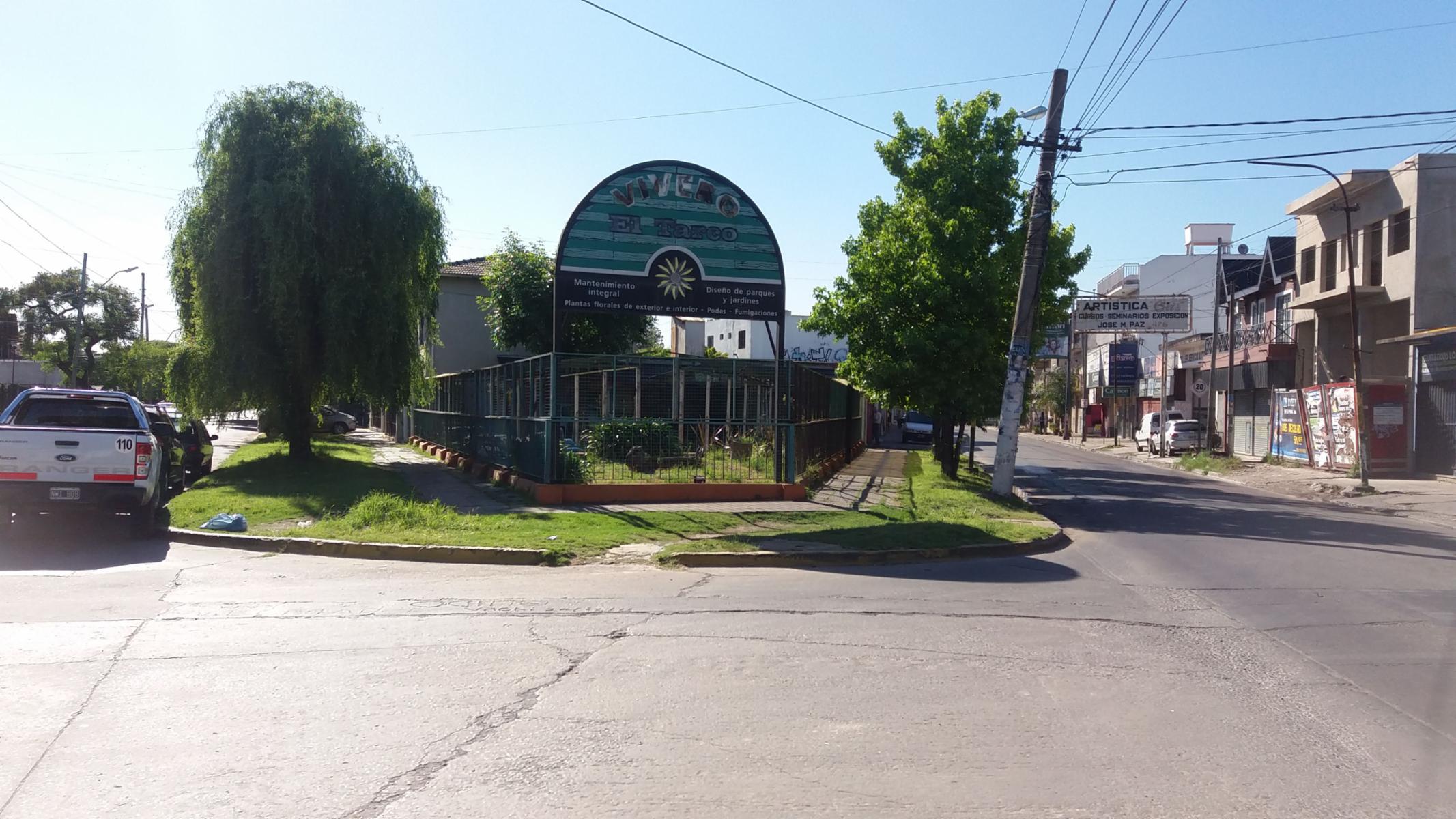 LOCAL COMERCIAL APTO TODO DESTINO. PARQUE CON SALIDA A TRES CALLES. — foto 3
