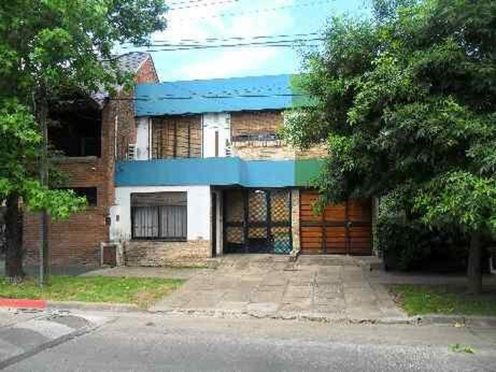 HERMOSA PROPIEDAD 3 DORMITORIOS, 2 BAÑOS CON GARAJE