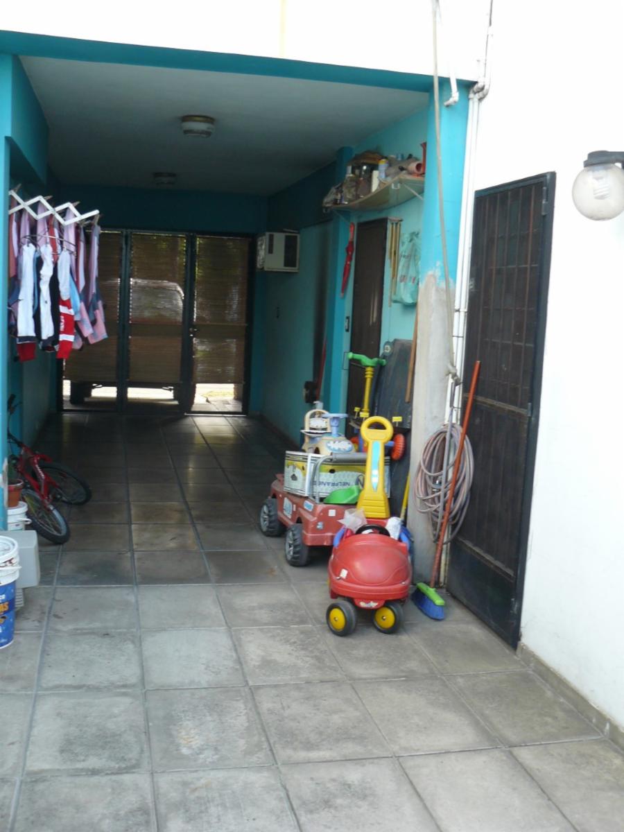 HERMOSA PROPIEDAD 3 DORMITORIOS, 2 BAÑOS CON GARAJE — foto 4