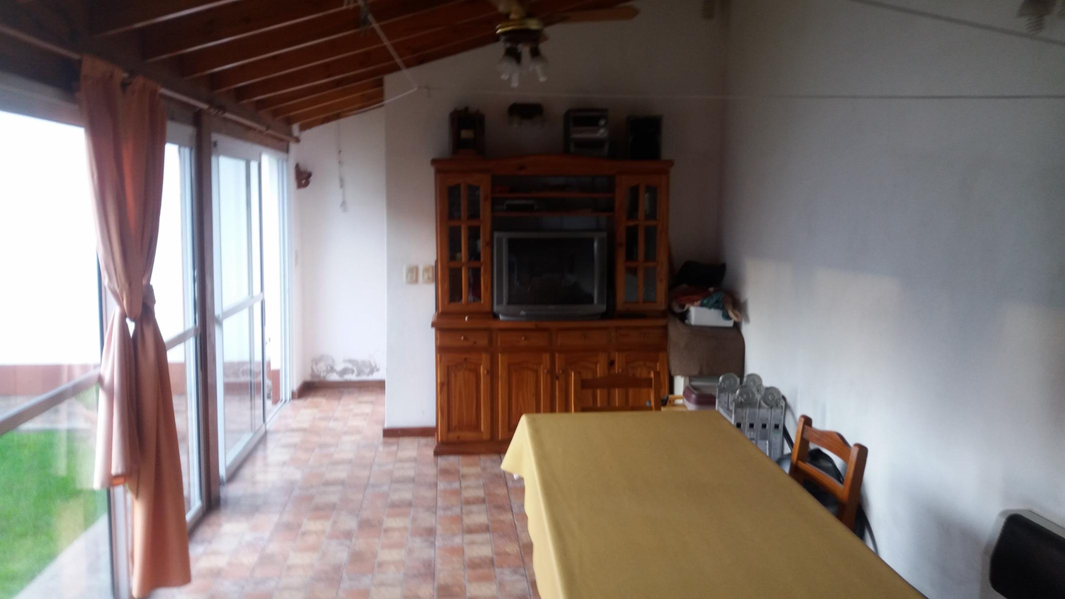 CHALET RECICLADO 4 AMBIENTES CON QUINCHO EN VILLA ARIZA, ITUZAINGO, PBA — foto 7