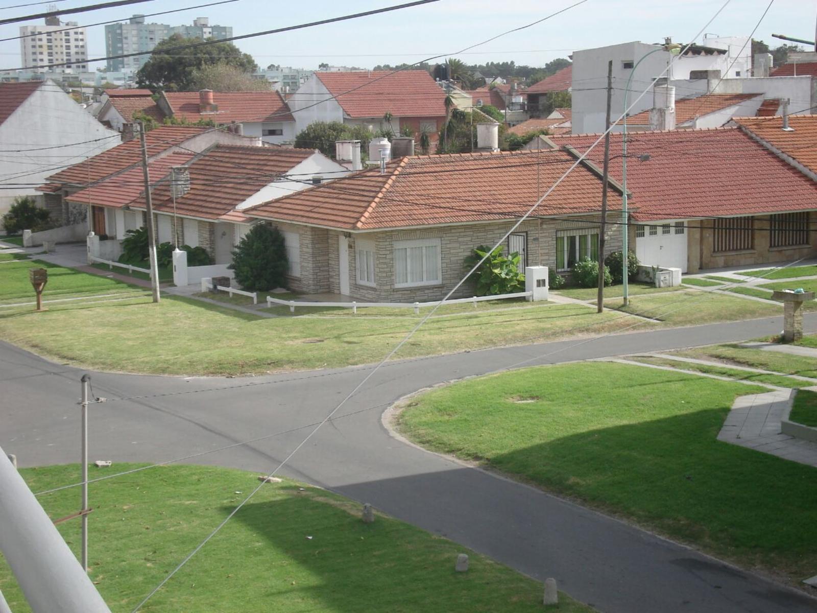 MAR DEL PLATA. TRIPLEX A ESTRENAR FRENTE AL MAR. SIN EXPENSAS!! — foto 3