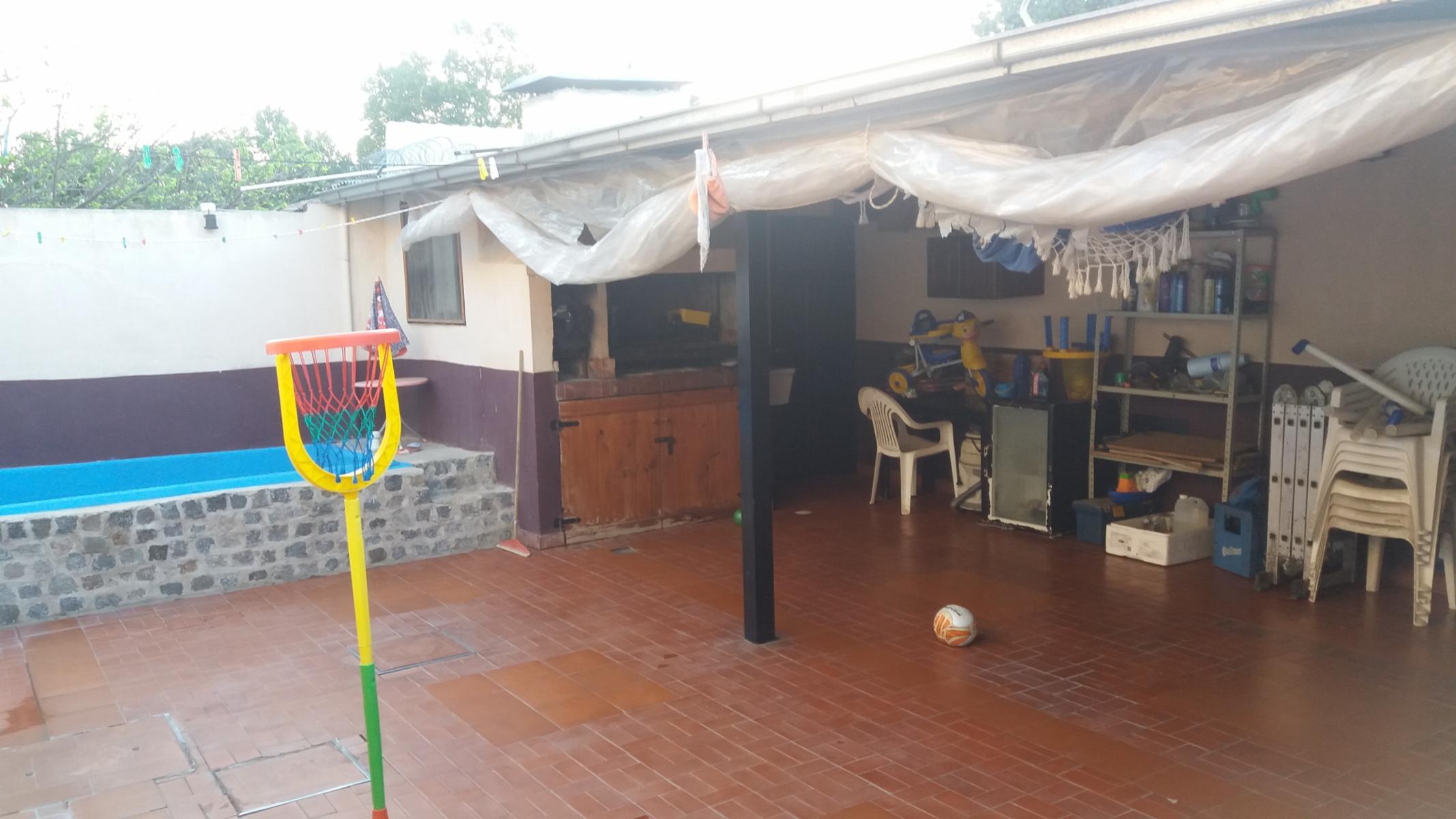 CASA AMERICANA EN PARQUE LELOIR CON 3 DORMITORIOS, QUINCHO-COCHERA PARA 2 AUTOS — foto 5