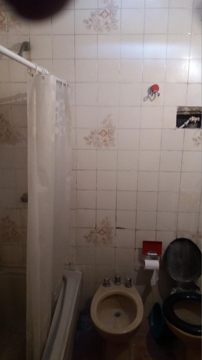 OPORTUNIDAD INVERSOR: 2 PH A RECICLAR CON FONDO, PISCINA Y QUINCHO — foto 12