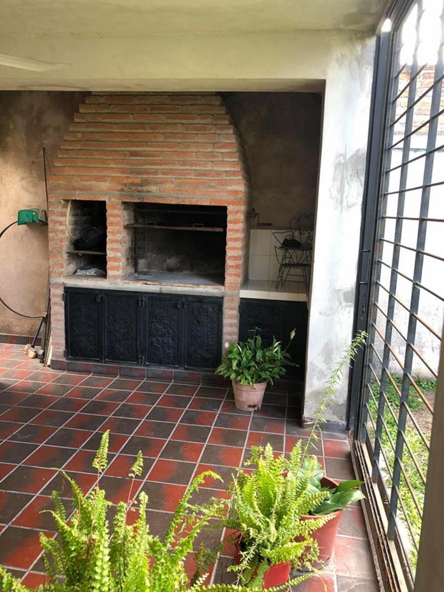 VENDO AMPLIA CASA CON GALPON IMPORTANTE EXCELENTE UBICACION — foto 5