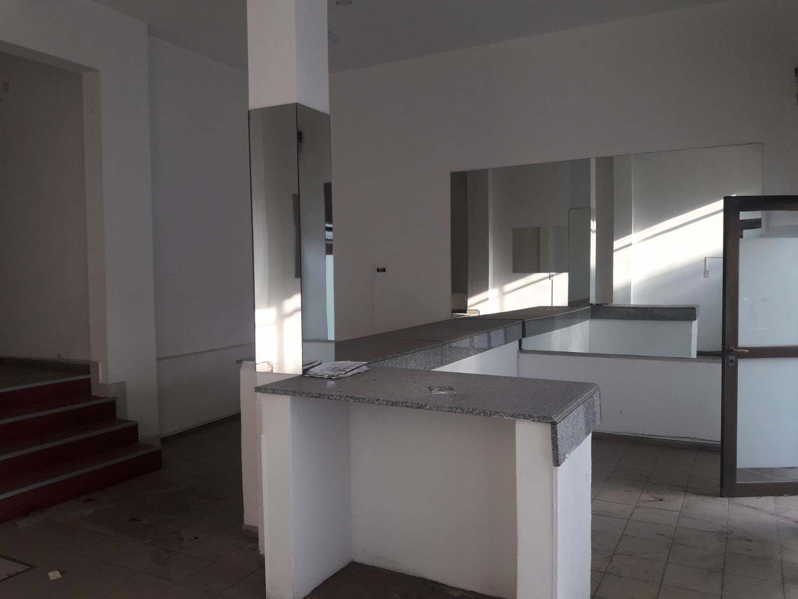 Alquilo Amplio Local Comercial Calle Santa Fe Corrientes Capital - 4