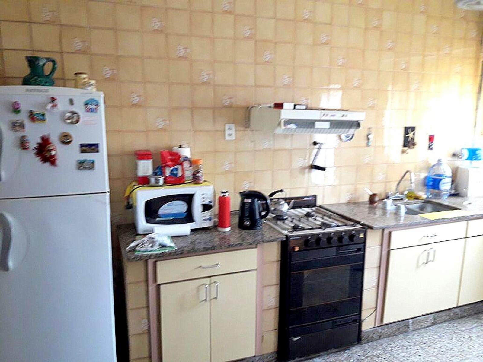 Casa americana en Isidro Casanova sobre lote de 8.66 x 34.64 — foto 6