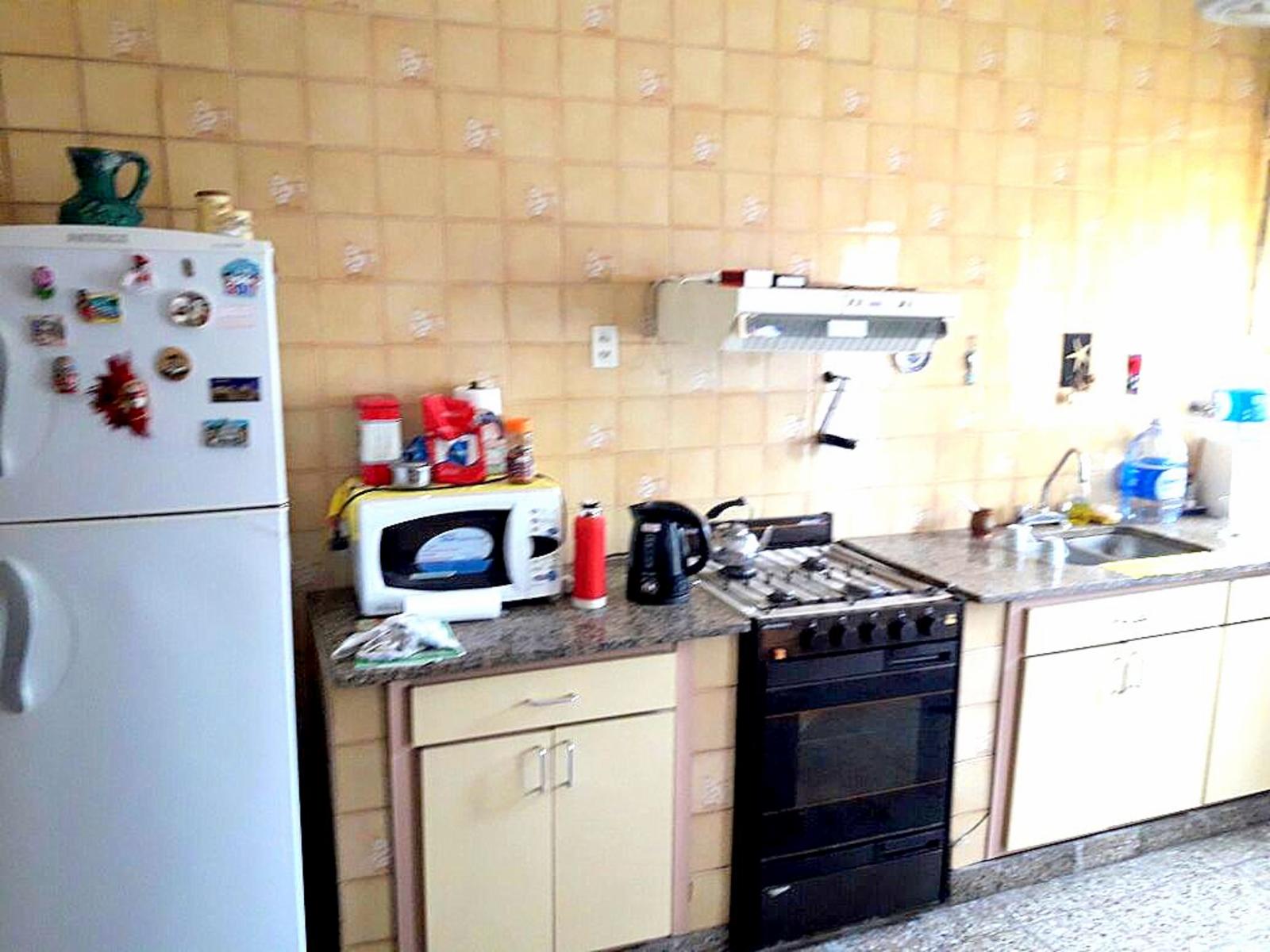 Casa americana en Isidro Casanova sobre lote de 8.66 x 34.64 — foto 11