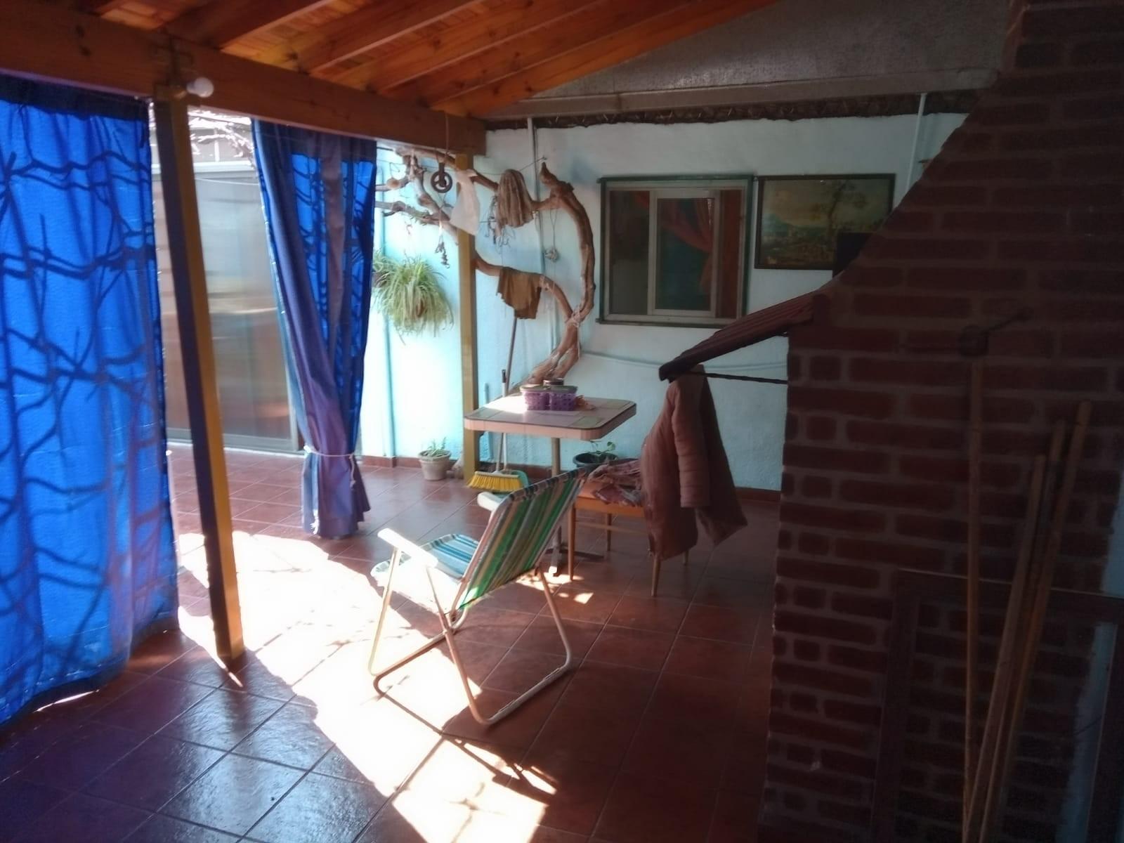 MUY BUENA CASA CON ENTRADA DE AUTO, EN VENTA.ZONA I. CASANOVA — foto 6