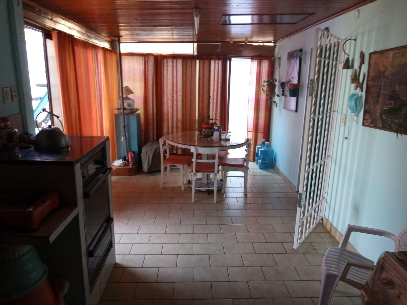 MUY BUENA CASA CON ENTRADA DE AUTO, EN VENTA.ZONA I. CASANOVA — foto 9