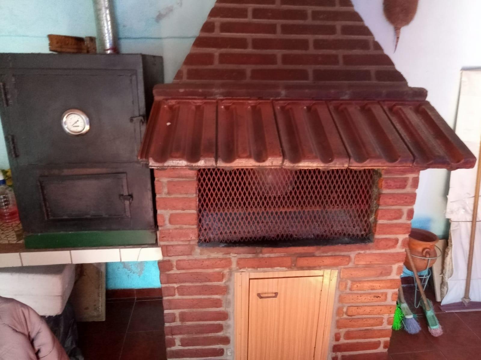 MUY BUENA CASA CON ENTRADA DE AUTO, EN VENTA.ZONA I. CASANOVA — foto 10