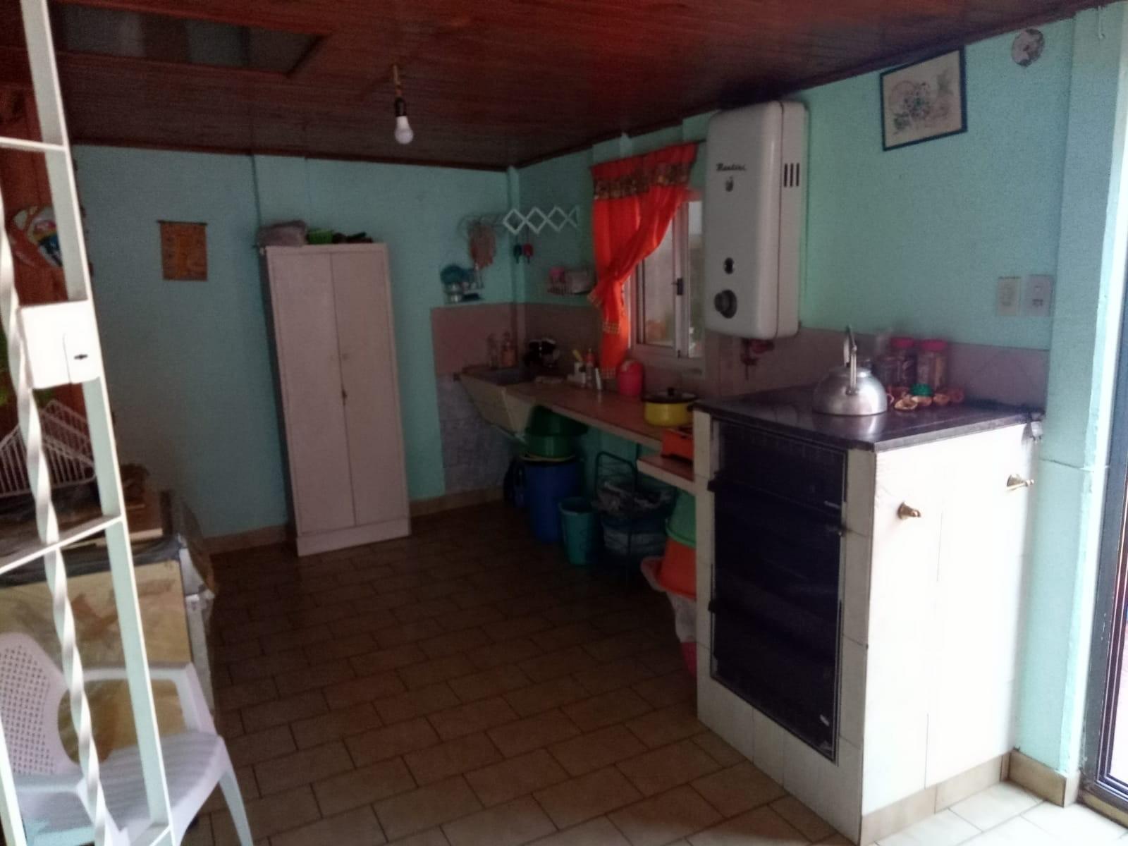 MUY BUENA CASA CON ENTRADA DE AUTO, EN VENTA.ZONA I. CASANOVA — foto 11