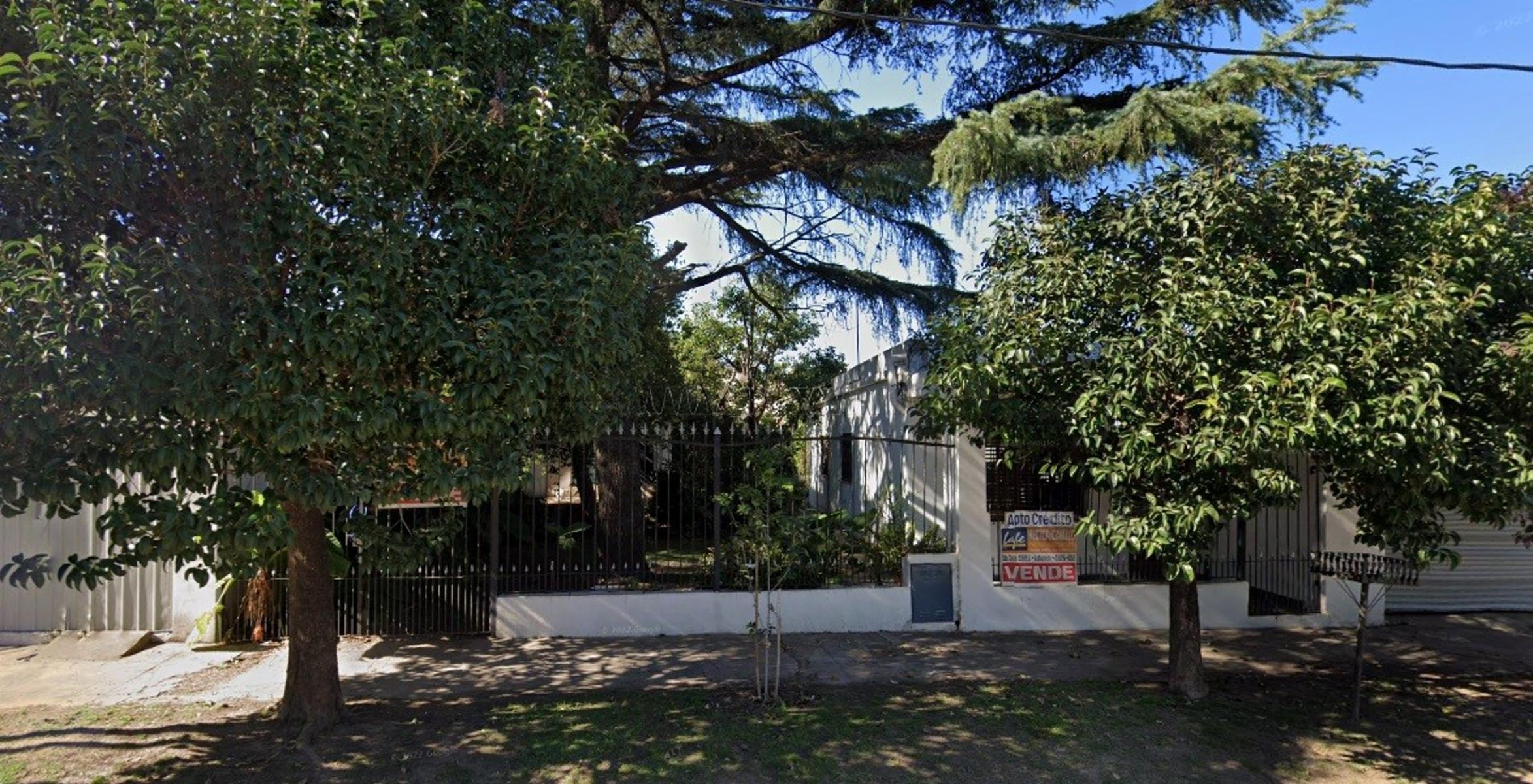 EXCELENTE PROPIEDAD, MUY BUENA ESTRUCTURA. CONSULTE AL 4626-1188 O AL 11-4167-1982