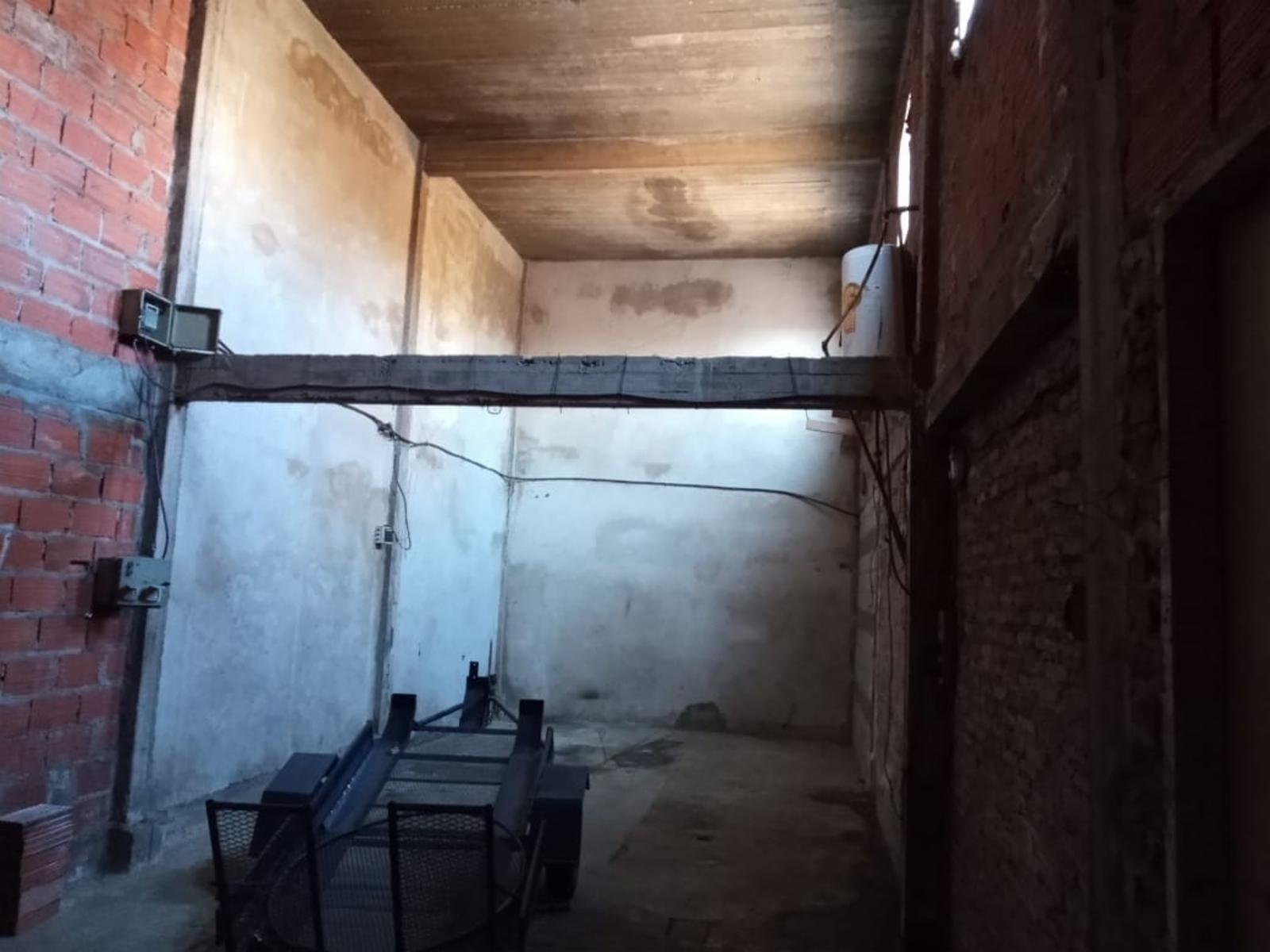 EXCELENTE UBICACIÓN. PROPIEDAD APTA PARA TALLER O DEPOSITO — foto 5