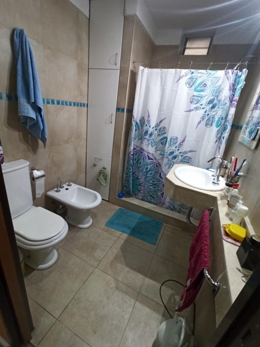 Casa En Venta En Ramos Mejia 3 Amb. Hecha A Nueva, Fondo Libre, Entrada De Auto — foto 8