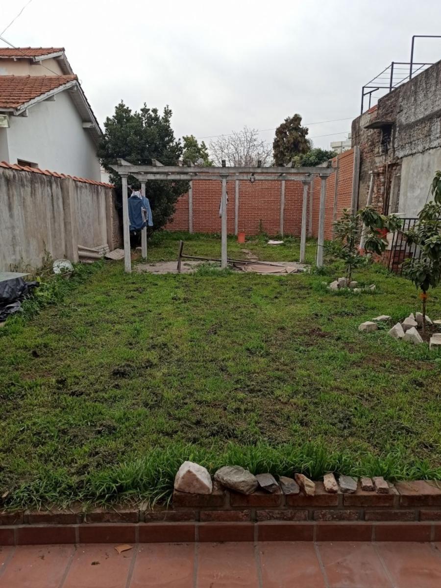 Casa En Venta En Ramos Mejia 3 Amb. Hecha A Nueva, Fondo Libre, Entrada De Auto — foto 9