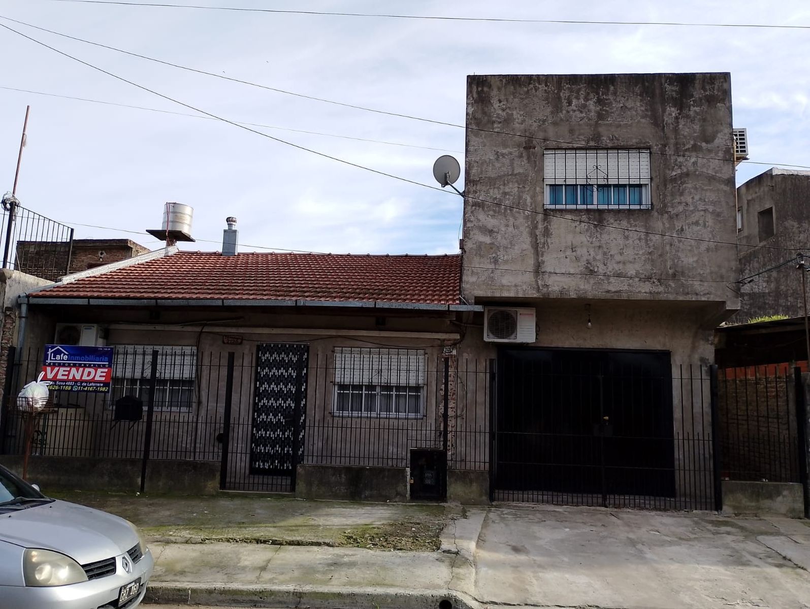 PROPIEDAD CON TRES DORMITORIOS,, GARAGE Y FONDO LIBRE. ESCUCHA PROPUESTA.