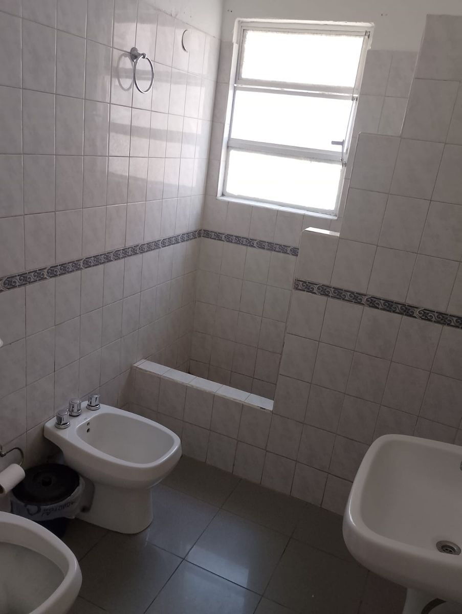 CHALET DE EPOCA EN ALTOS DE LAFERRERE — foto 4