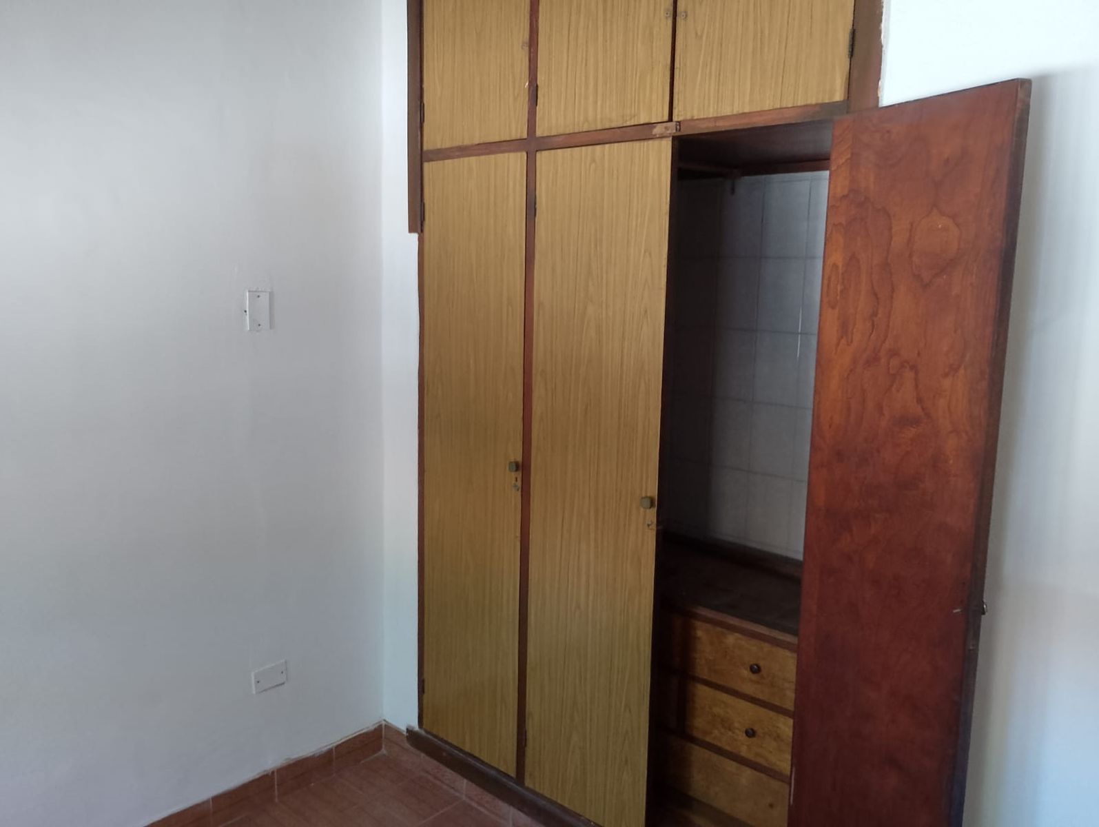 CHALET DE EPOCA EN ALTOS DE LAFERRERE — foto 5