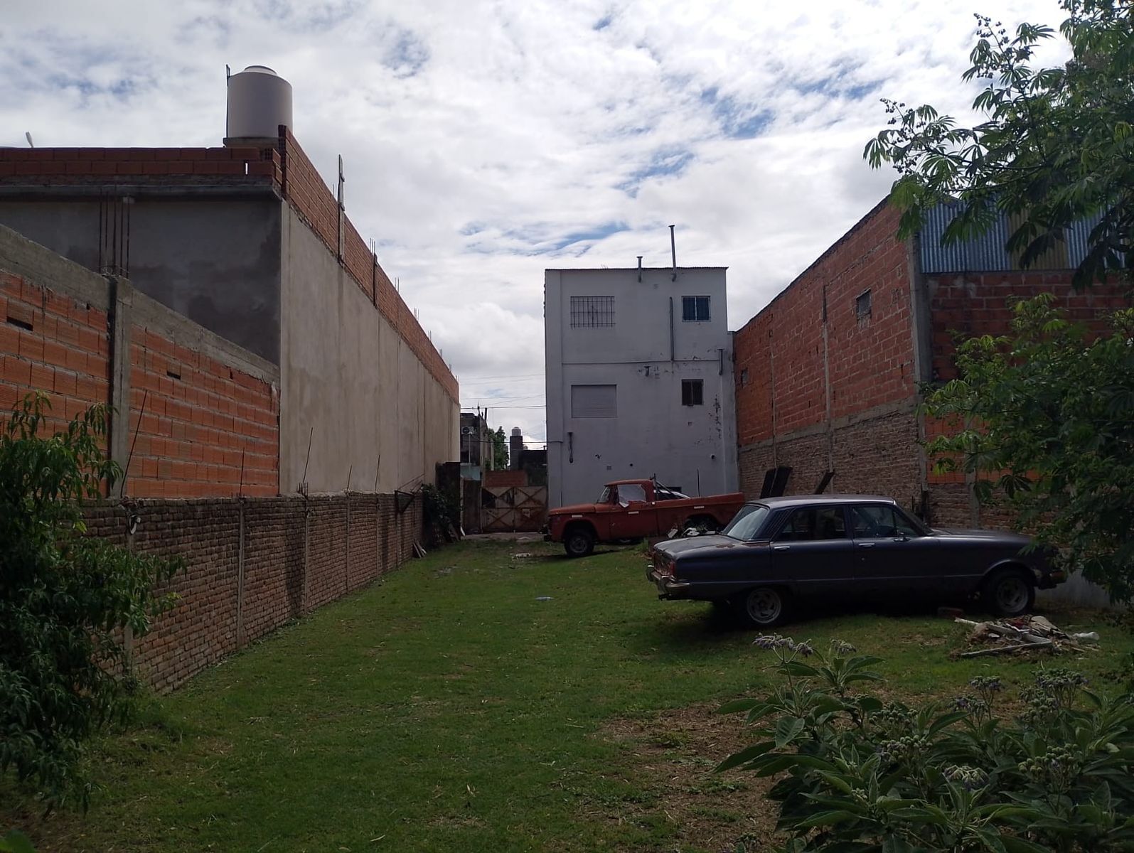 GALPON CON VIVIENDA EN EXCELENTE UBICACIÓN. — foto 2
