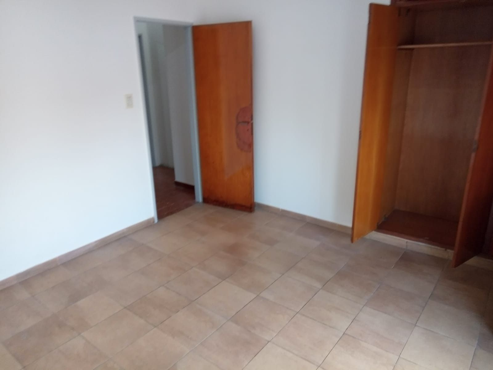 DEPARTAMENTO DE 2 AMBIENTES EN ALTOS DE LAFERRERE. — foto 3