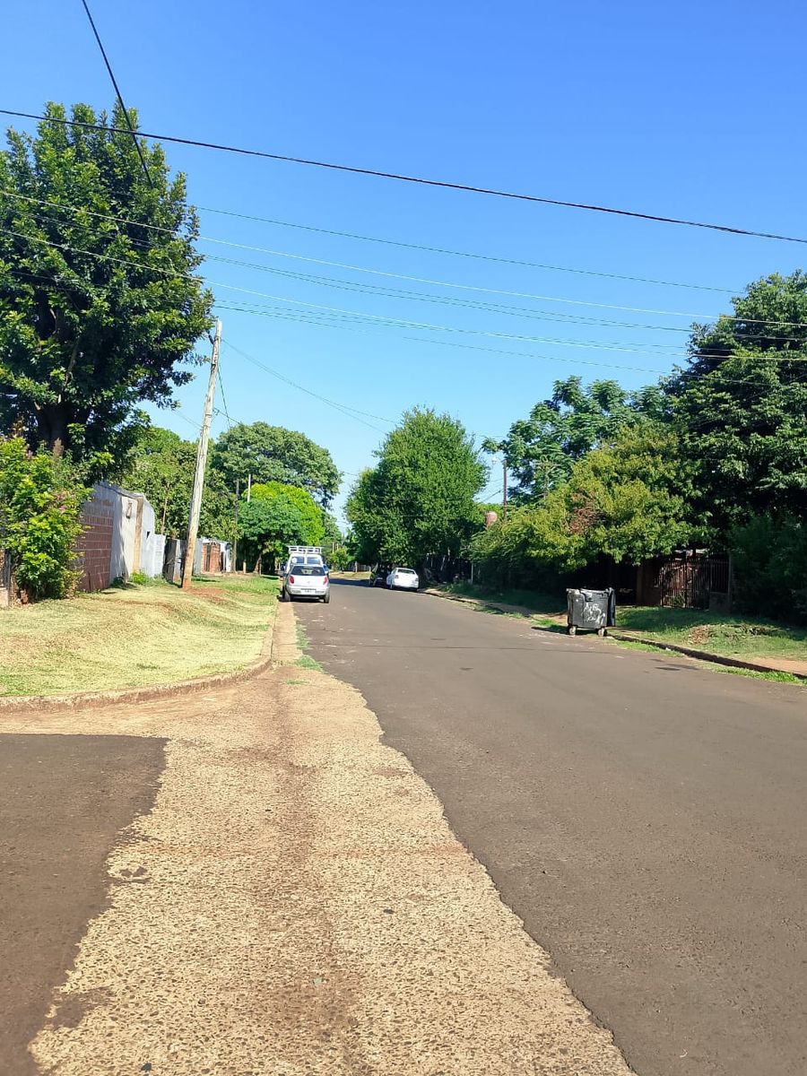 HERMOSA PROPIEDAD EN ESQUINA, CON 2 CASAS PARA USO PROPIO O RENTA — foto 8