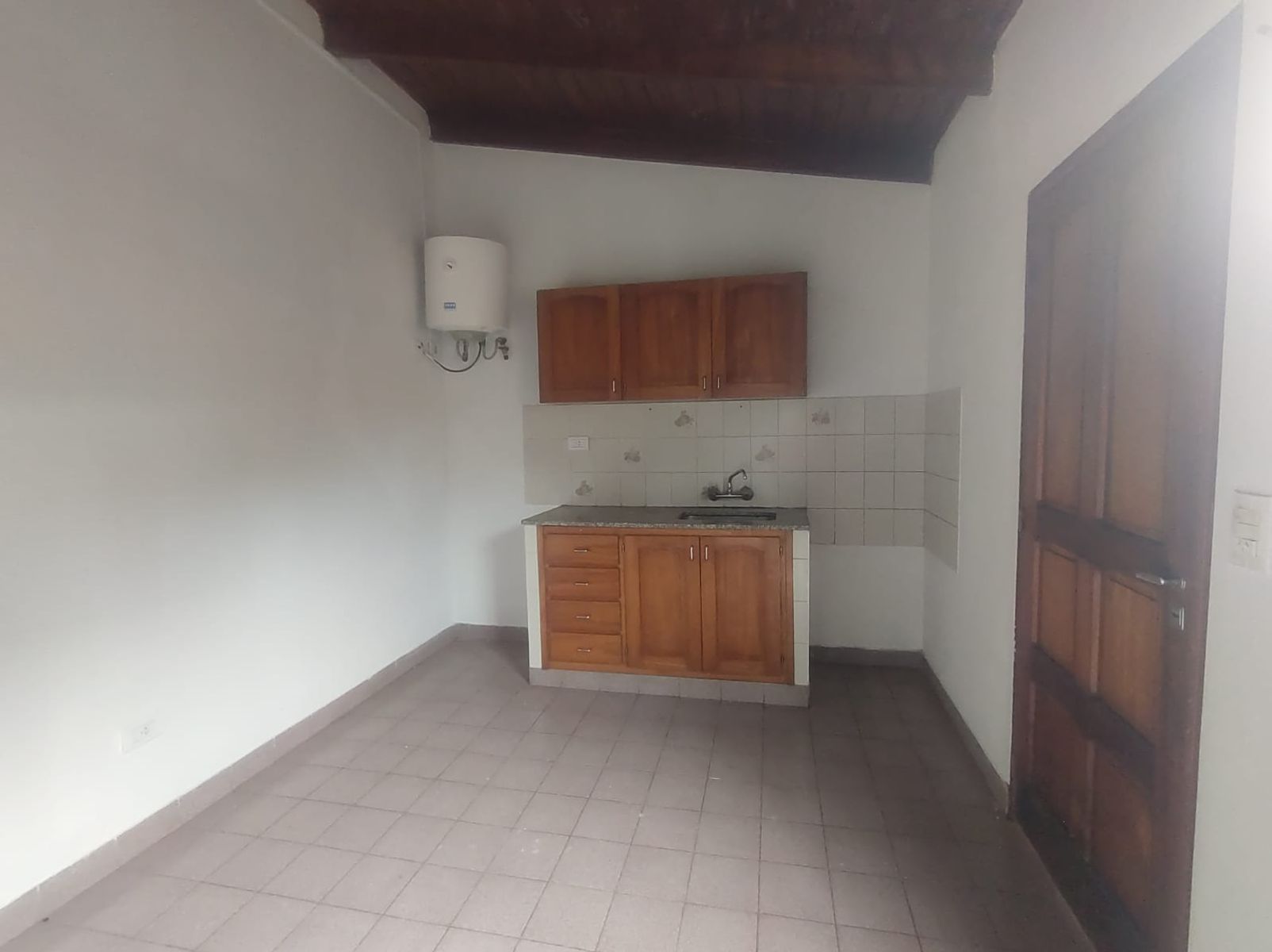 ALQUILO EXCELENTE DEPARTAMENTO DE UN DORMITORIO ZONA CUENCA DEL PLATA YA PASOS DEL CENTRO DE POSADAS - 6