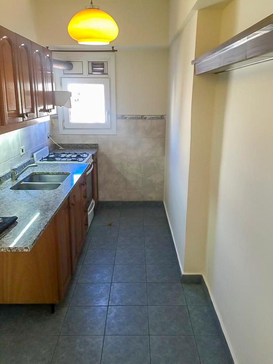 MUY CÓMODO DEPARTAMENTO 3 AMBIENTES CON AMPLIO BALCÓN - 3