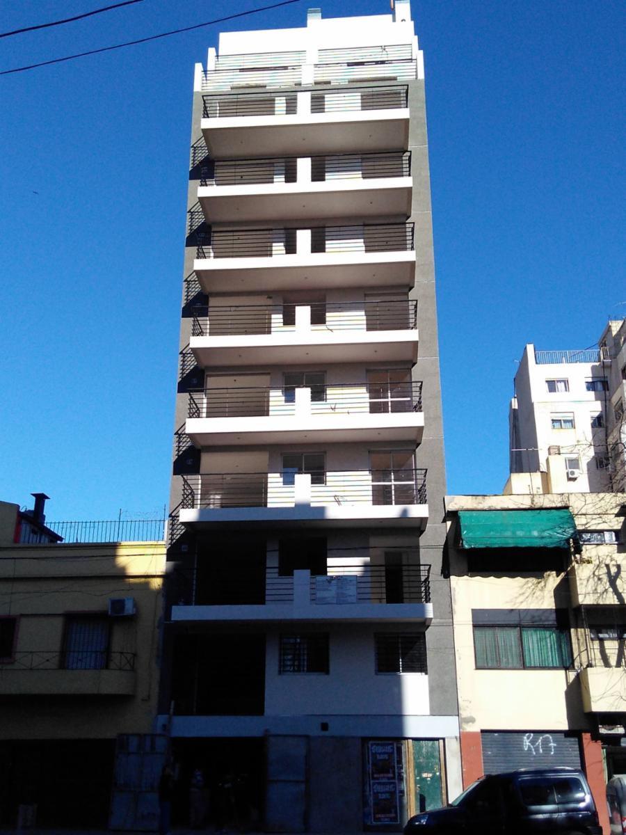 Semipisos de 3 amb. en Parque Avellaneda