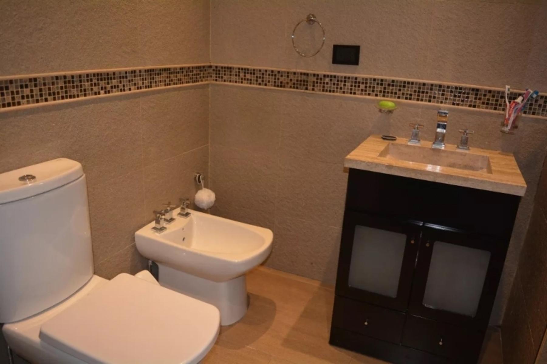 Departamento tipo casa 4 amb. en 1º piso. Villa Lugano — foto 11