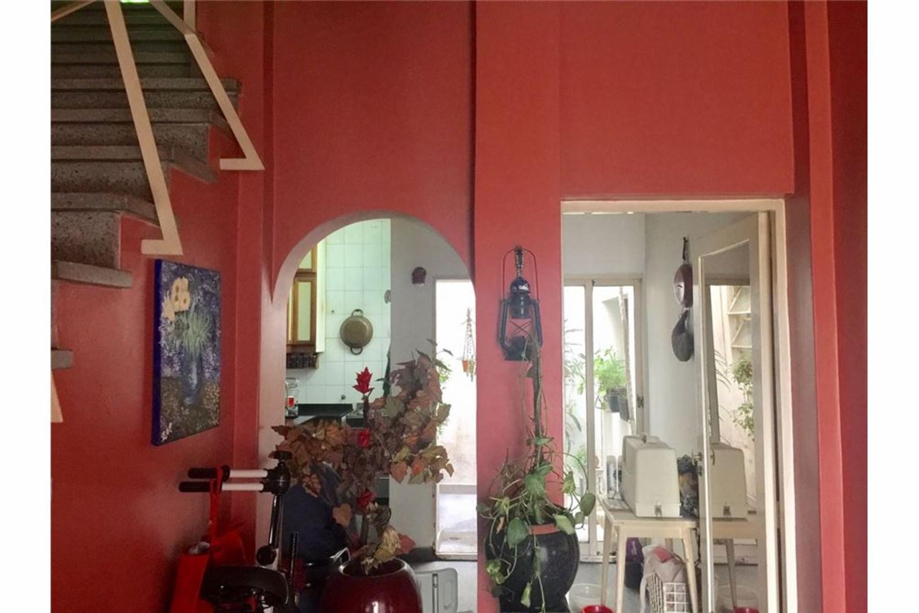 Casa 4 ambientes con garage + local Flores Sur — foto 4