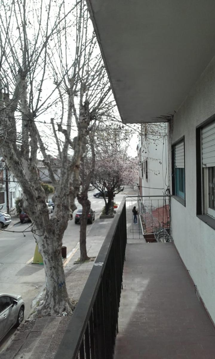 Depto. 3 ambientes en Liniers — foto 2