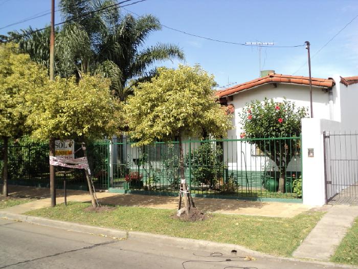 Casa en Venta en Castelar, Morón, Buenos Aires — foto 2