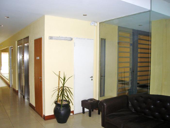 Dto. 2 amb. Zona tribunales, Moron. — foto 2